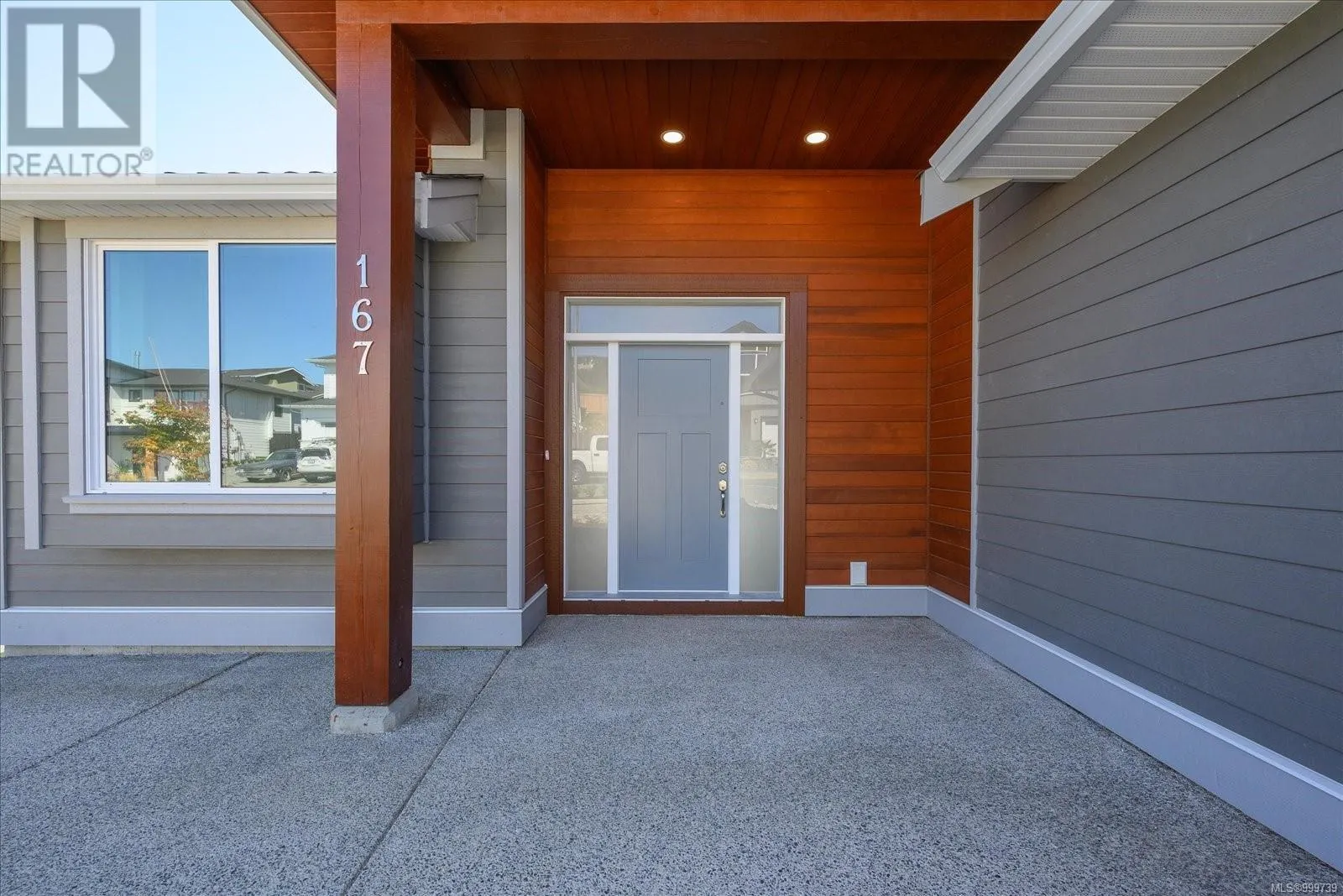 167 Golden Oaks Cres