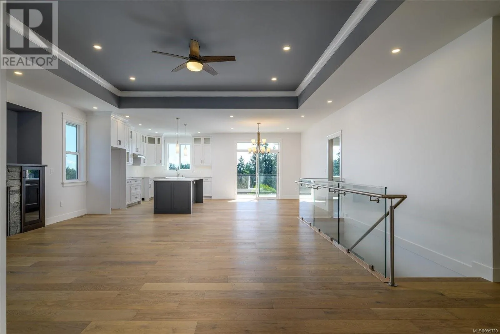167 Golden Oaks Cres