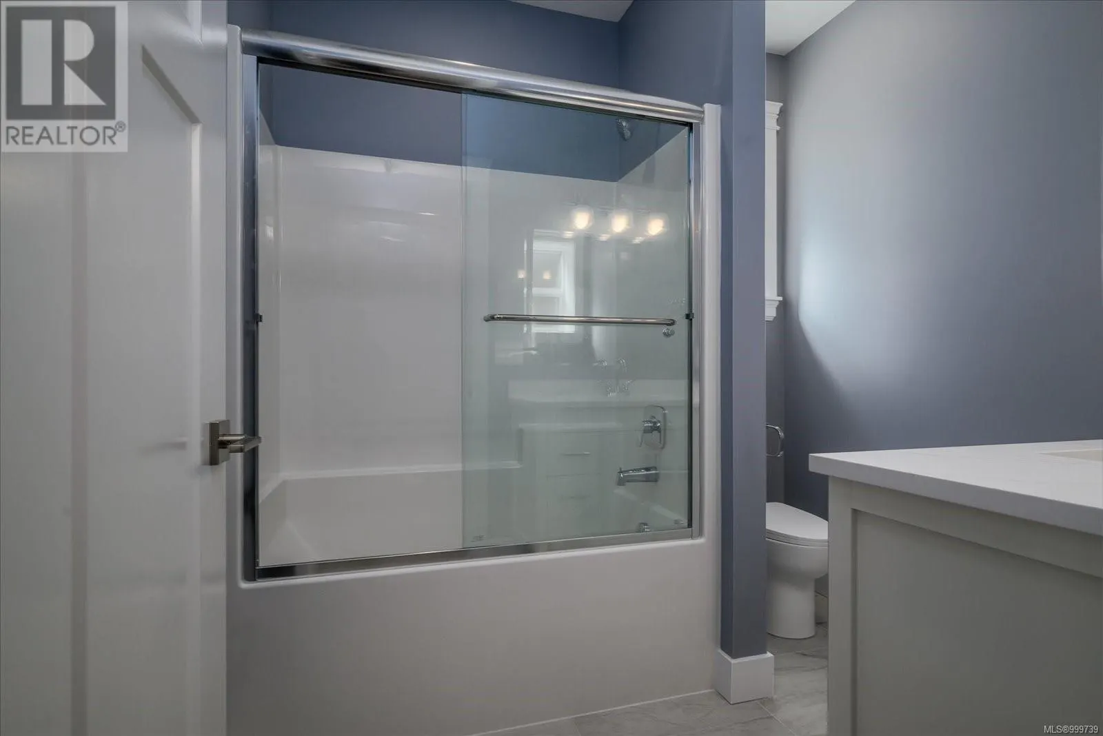 167 Golden Oaks Cres