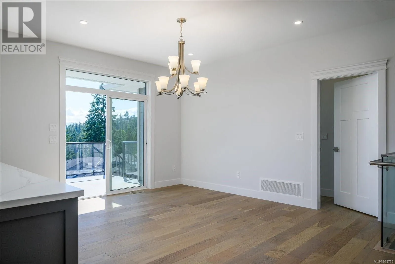 167 Golden Oaks Cres