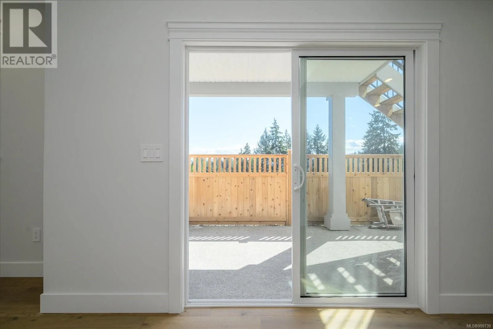 167 Golden Oaks Cres