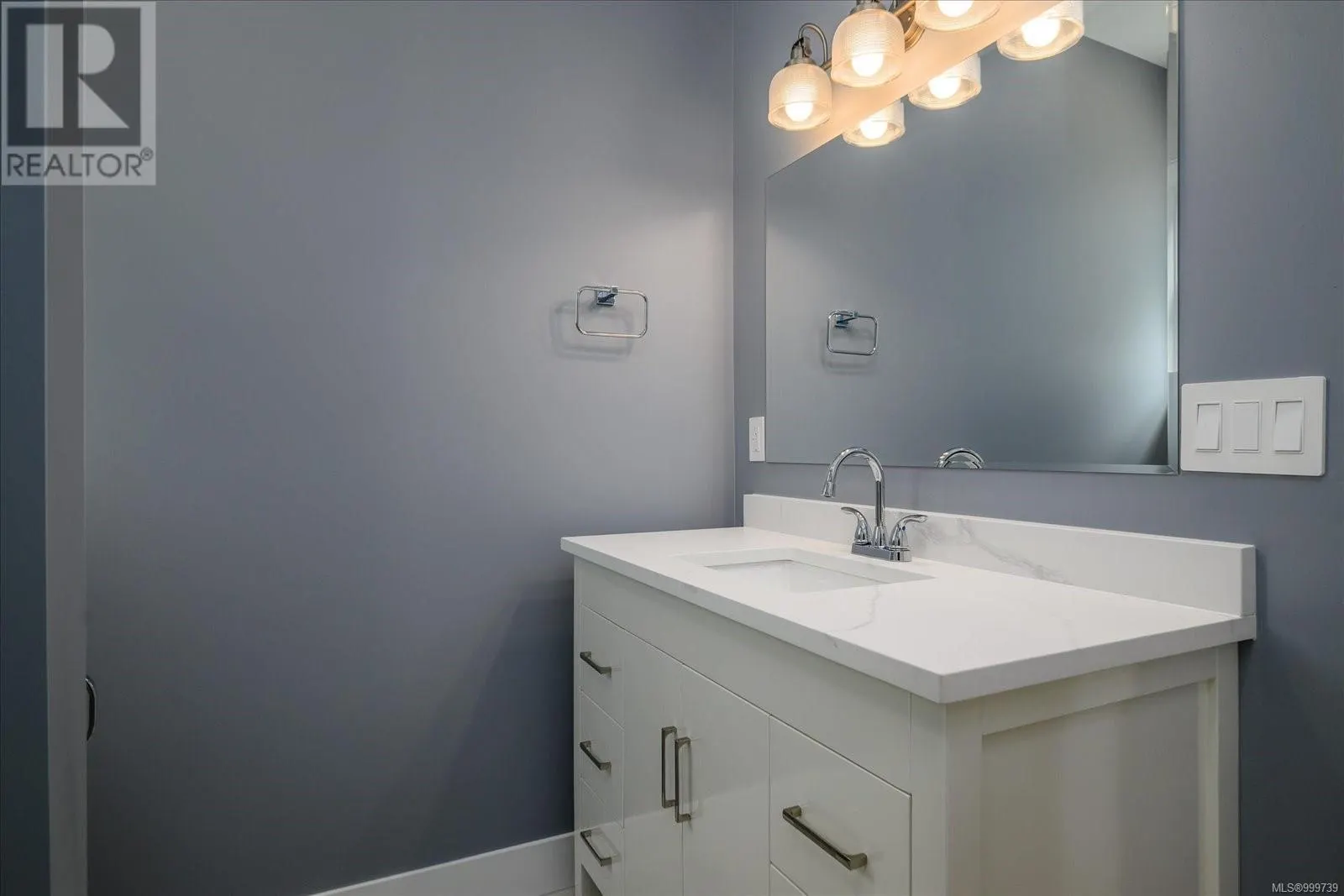 167 Golden Oaks Cres