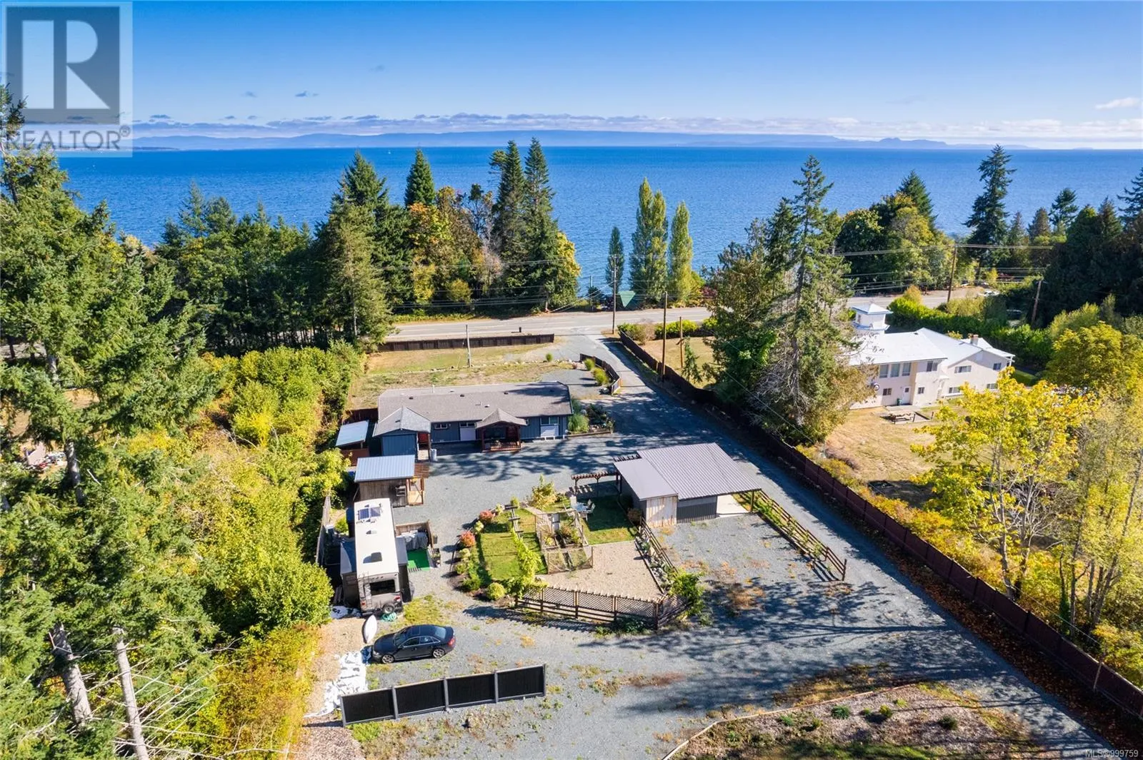 6712 Island Hwy W