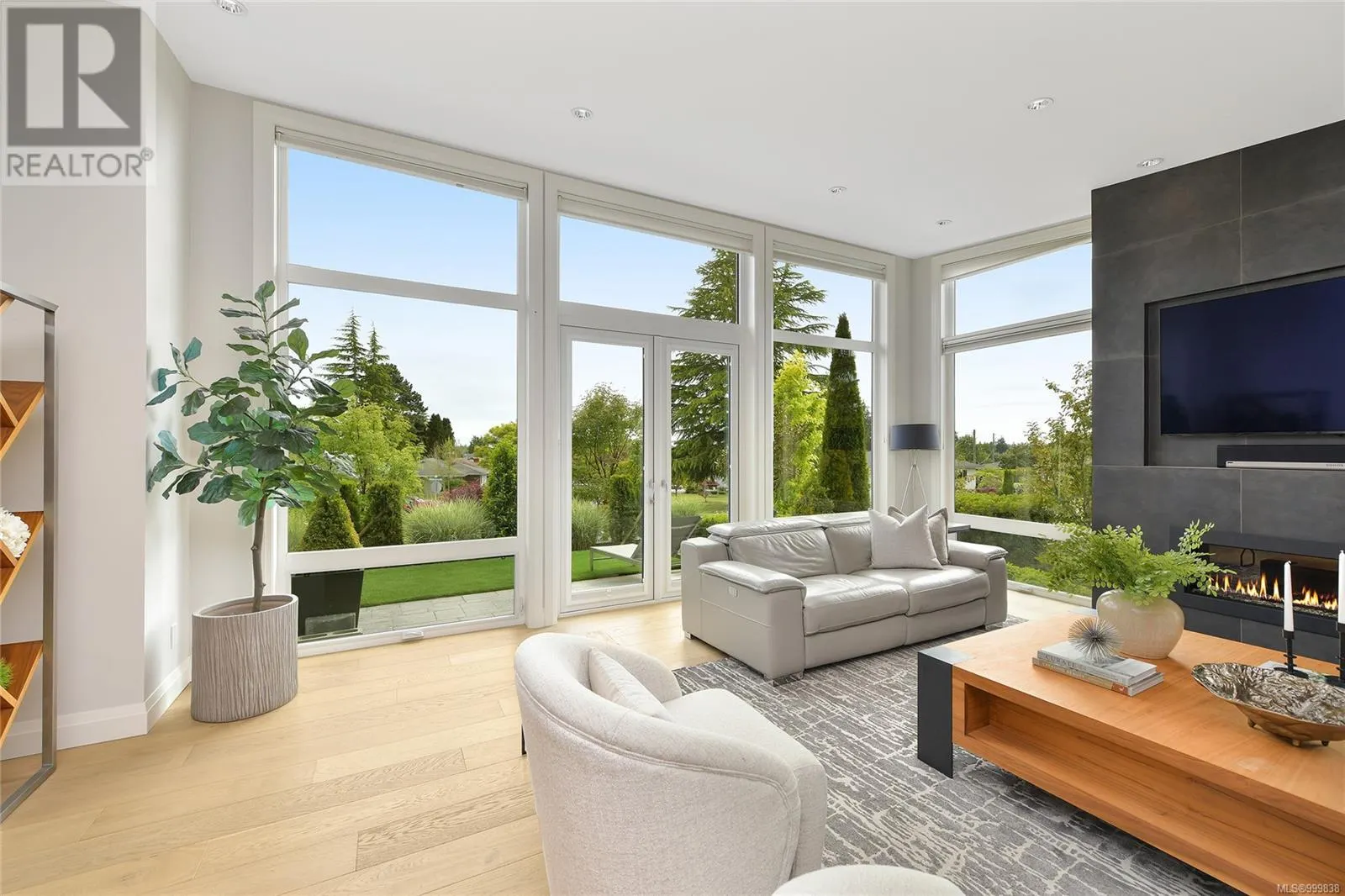 2324 Middowne Rd