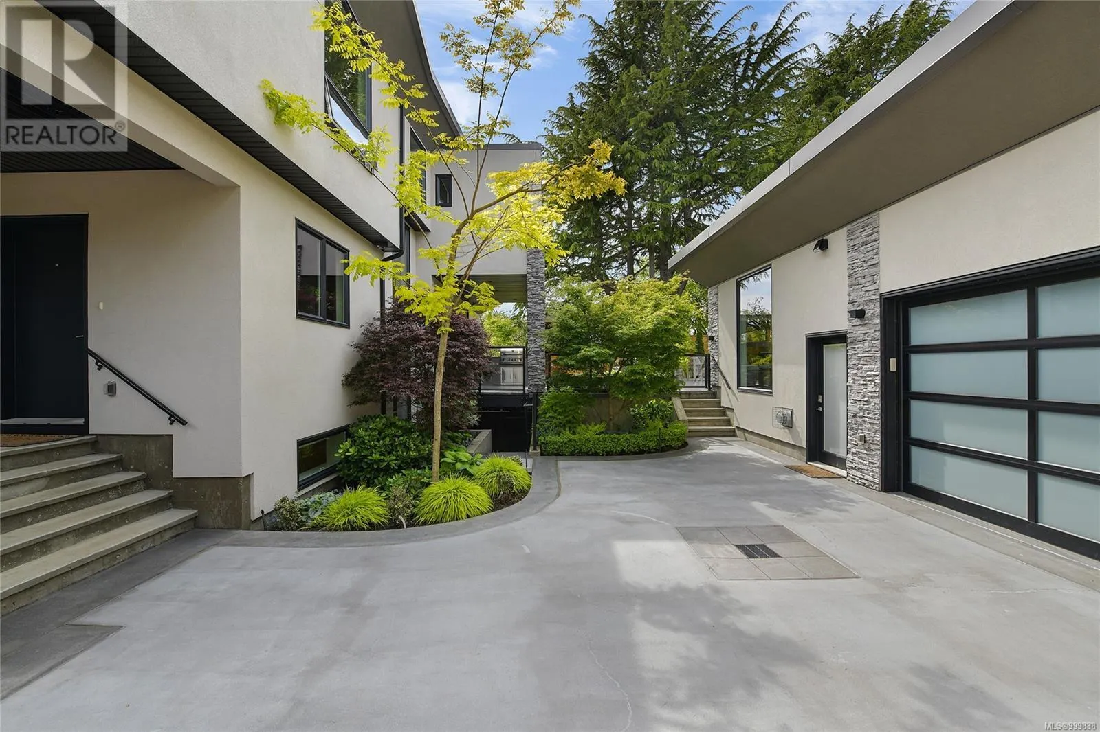 2324 Middowne Rd