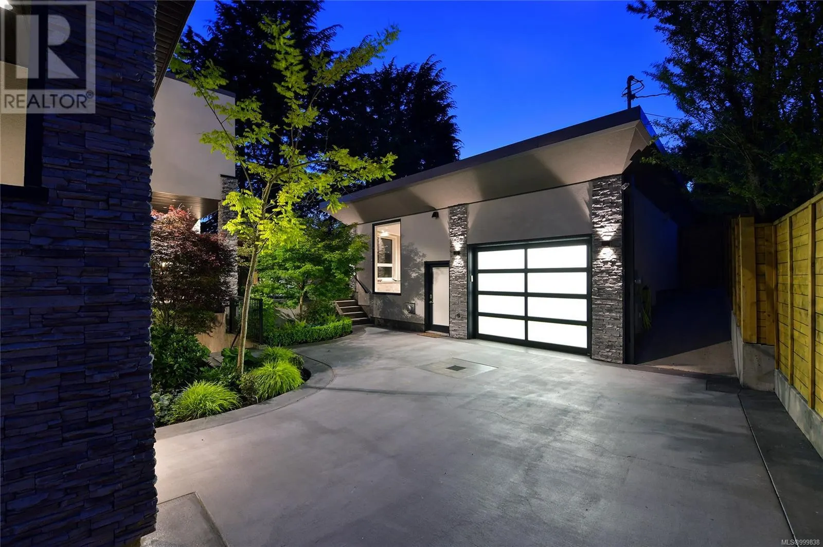 2324 Middowne Rd