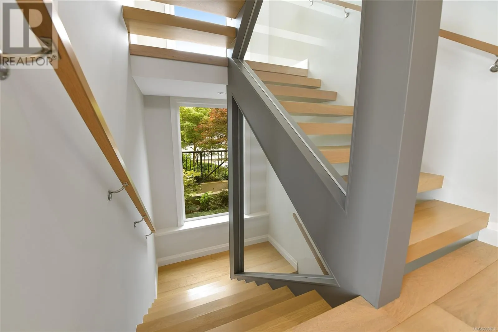 2324 Middowne Rd