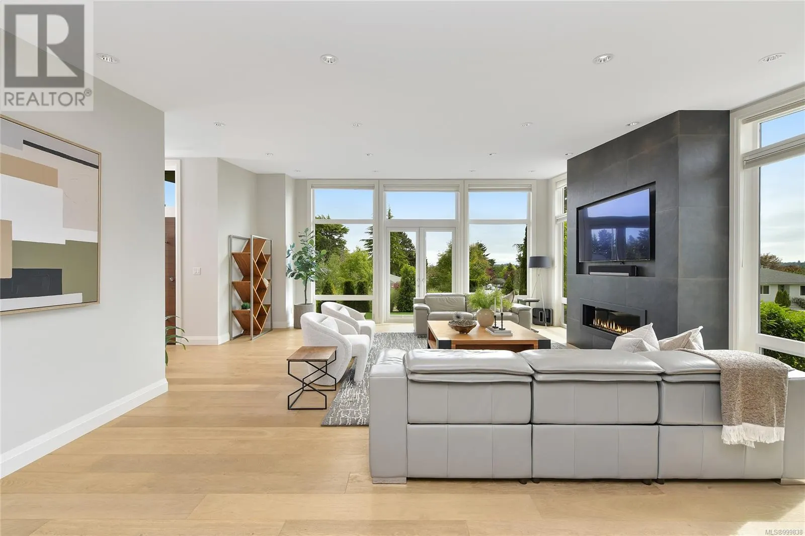 2324 Middowne Rd