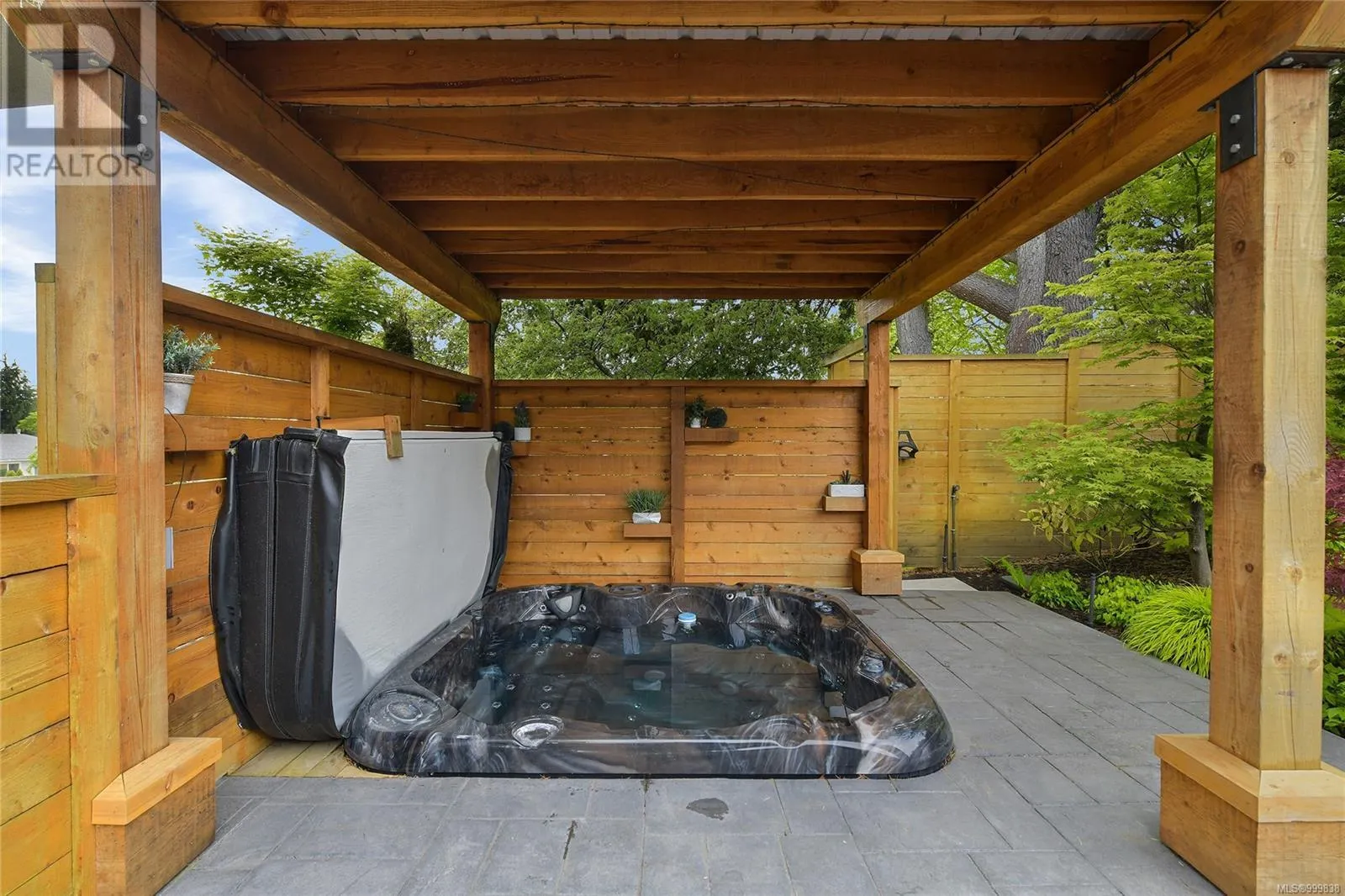 2324 Middowne Rd