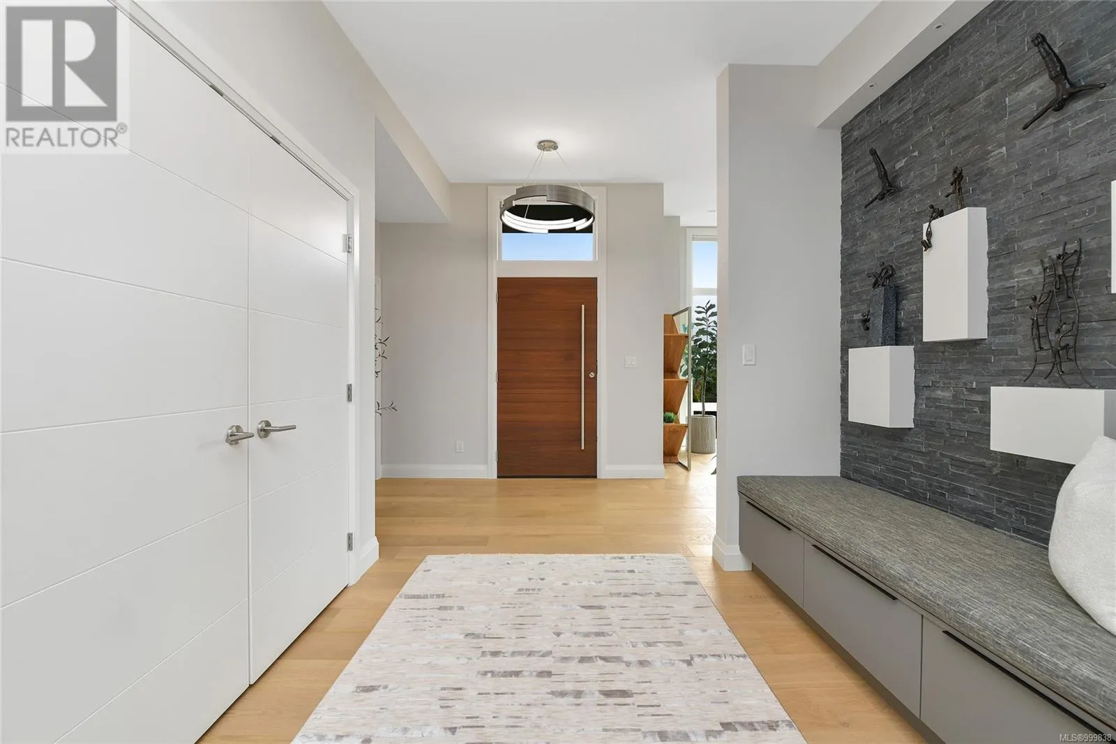 2324 Middowne Rd