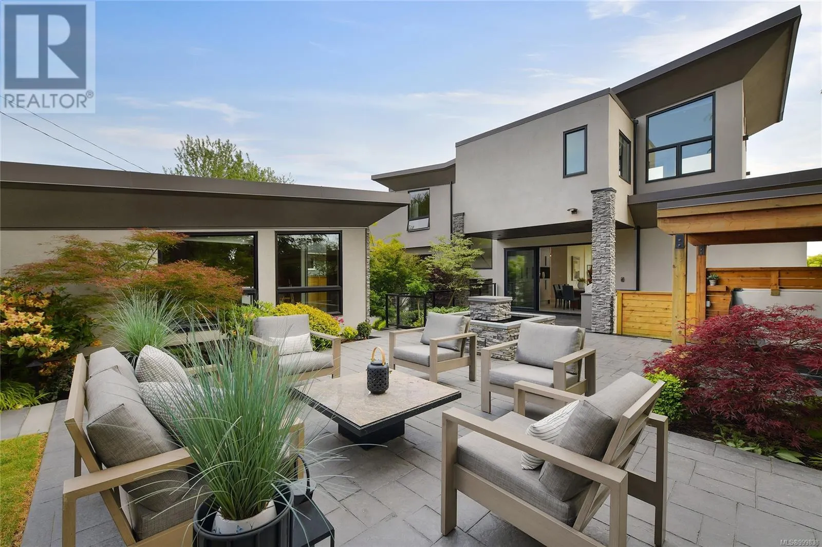 2324 Middowne Rd
