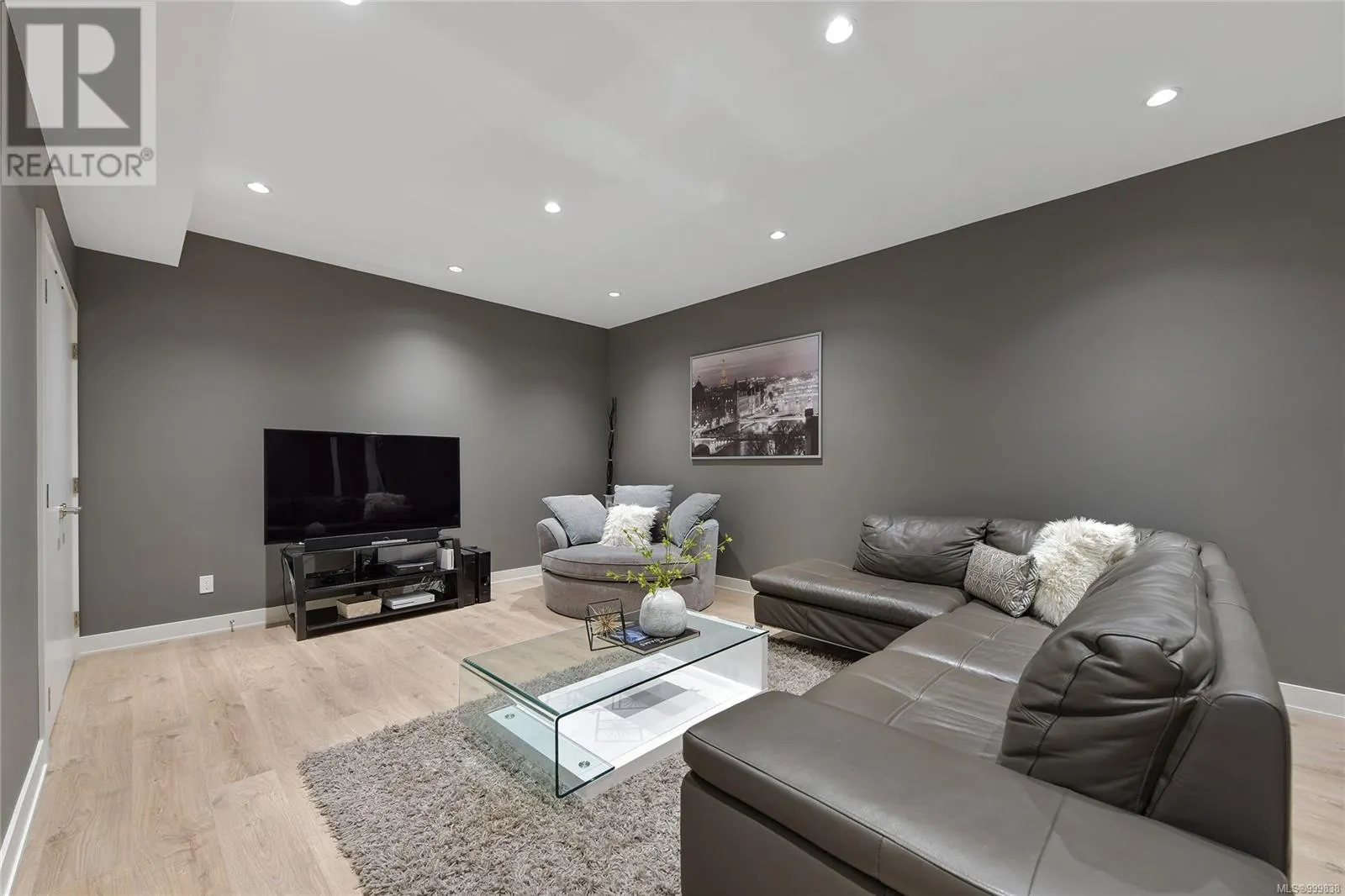 2324 Middowne Rd