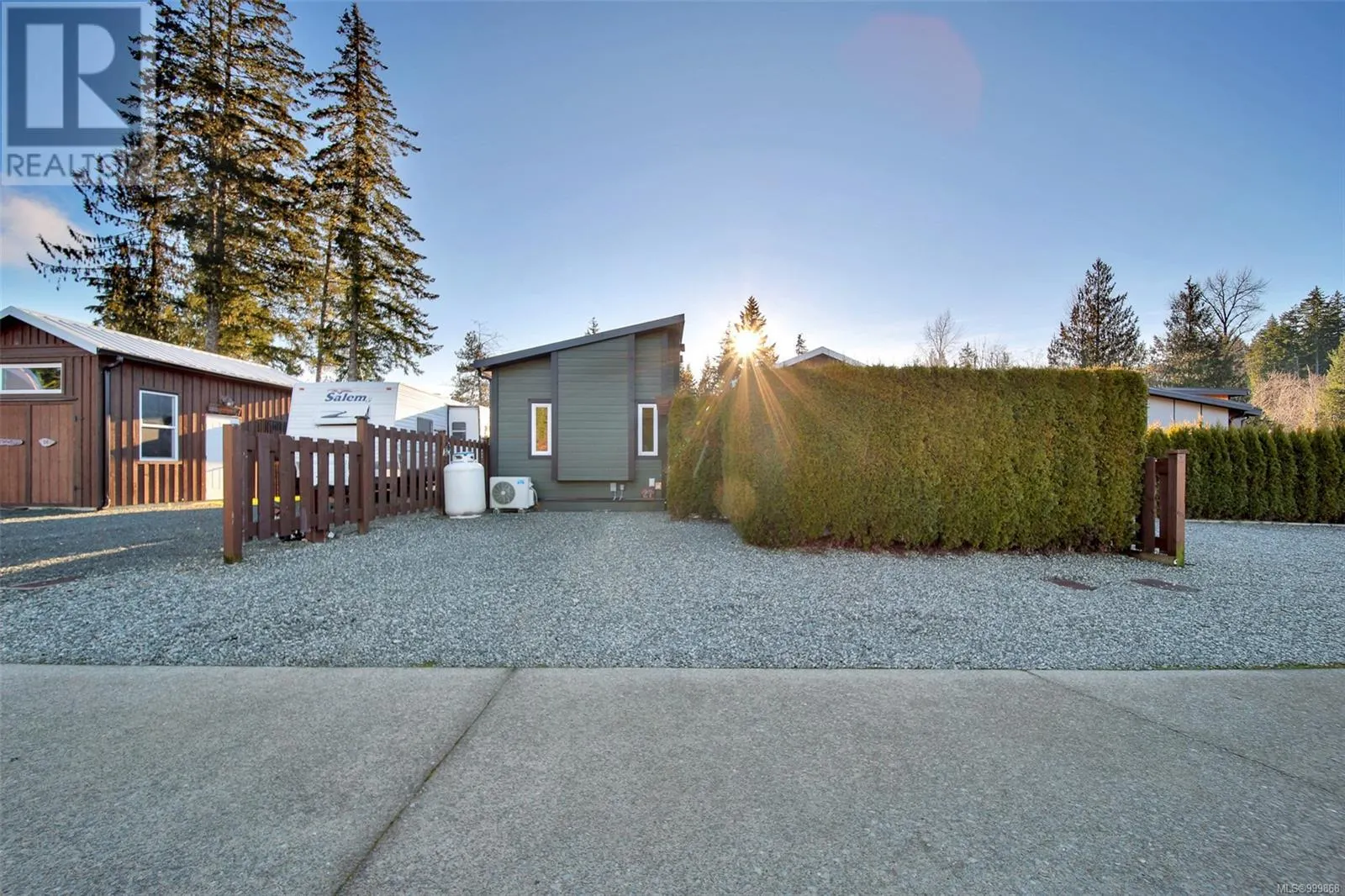 27 10750 Central Lake Rd