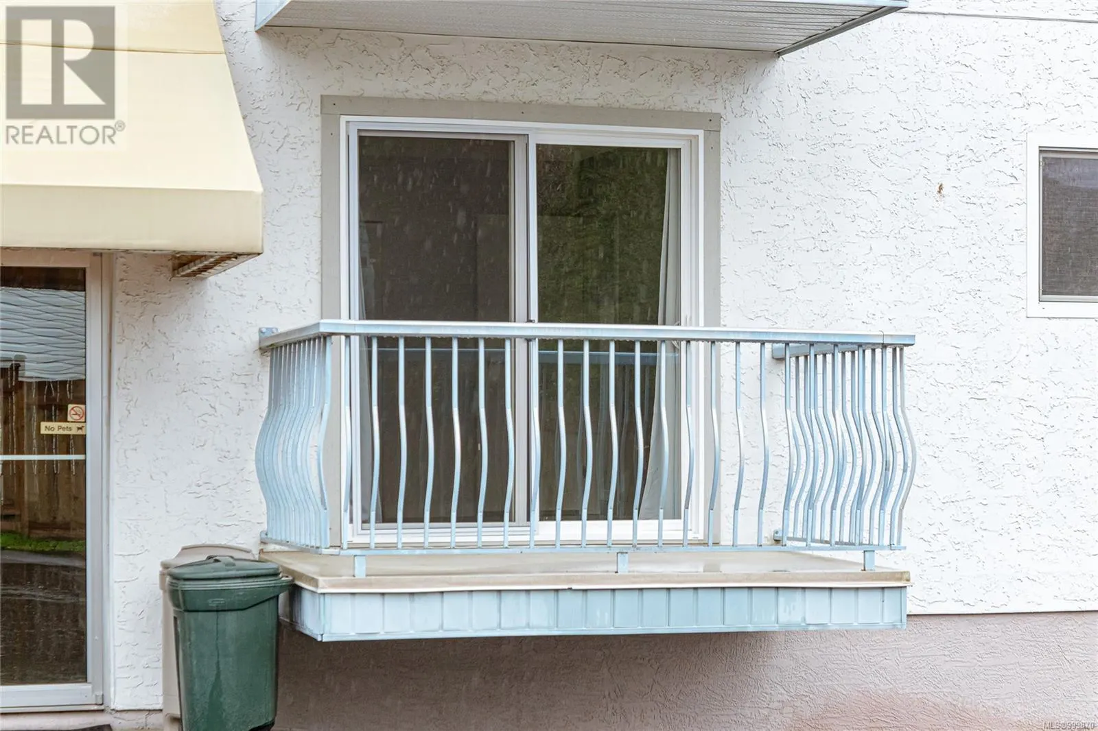210 Bayview Ave