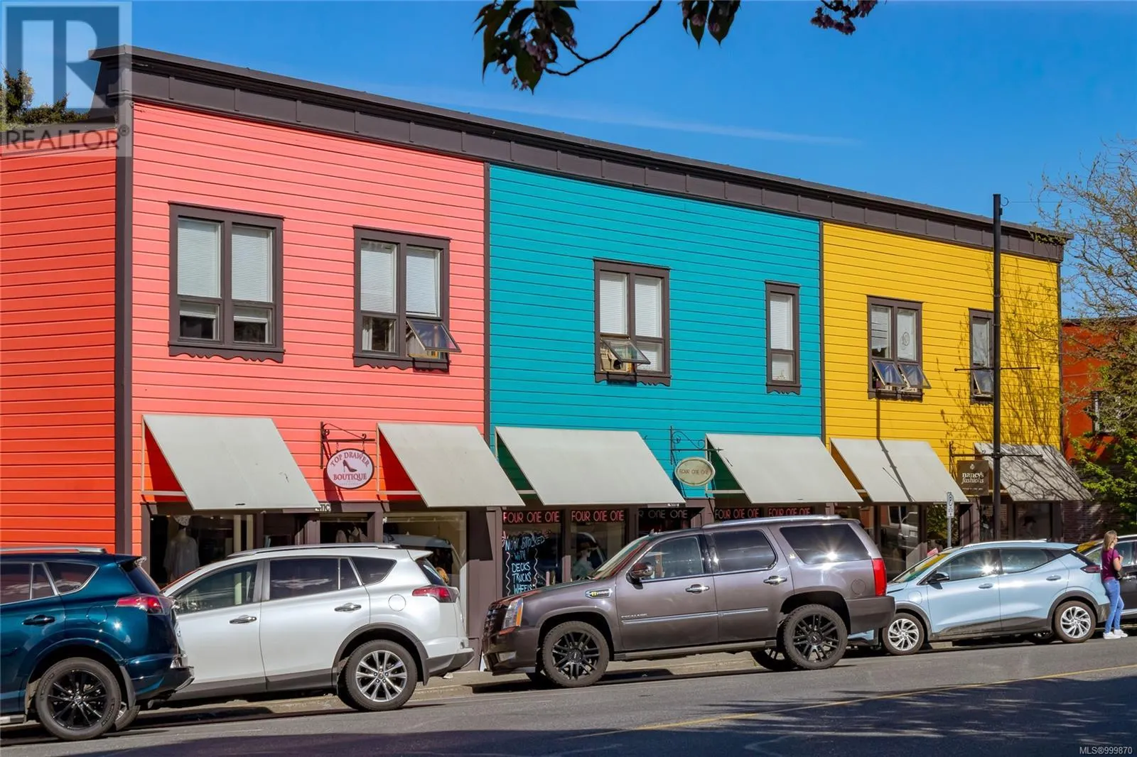 210 Bayview Ave