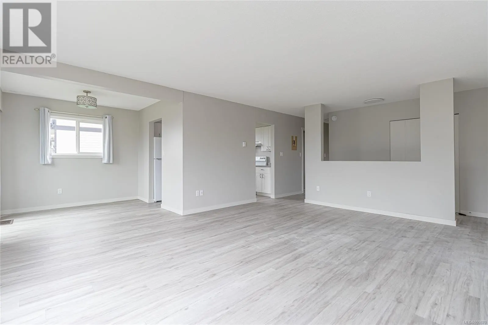 210 Bayview Ave