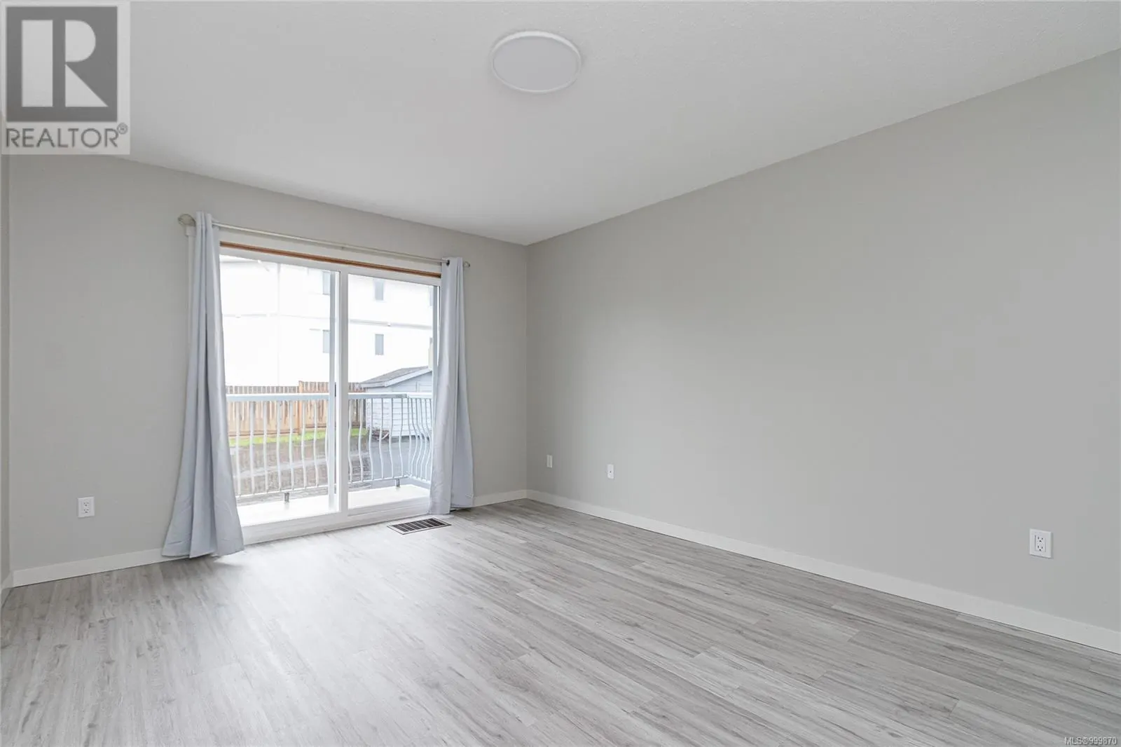 210 Bayview Ave