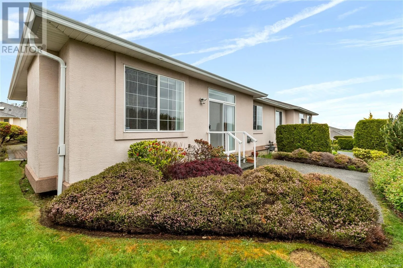 6168 Saturna Ave