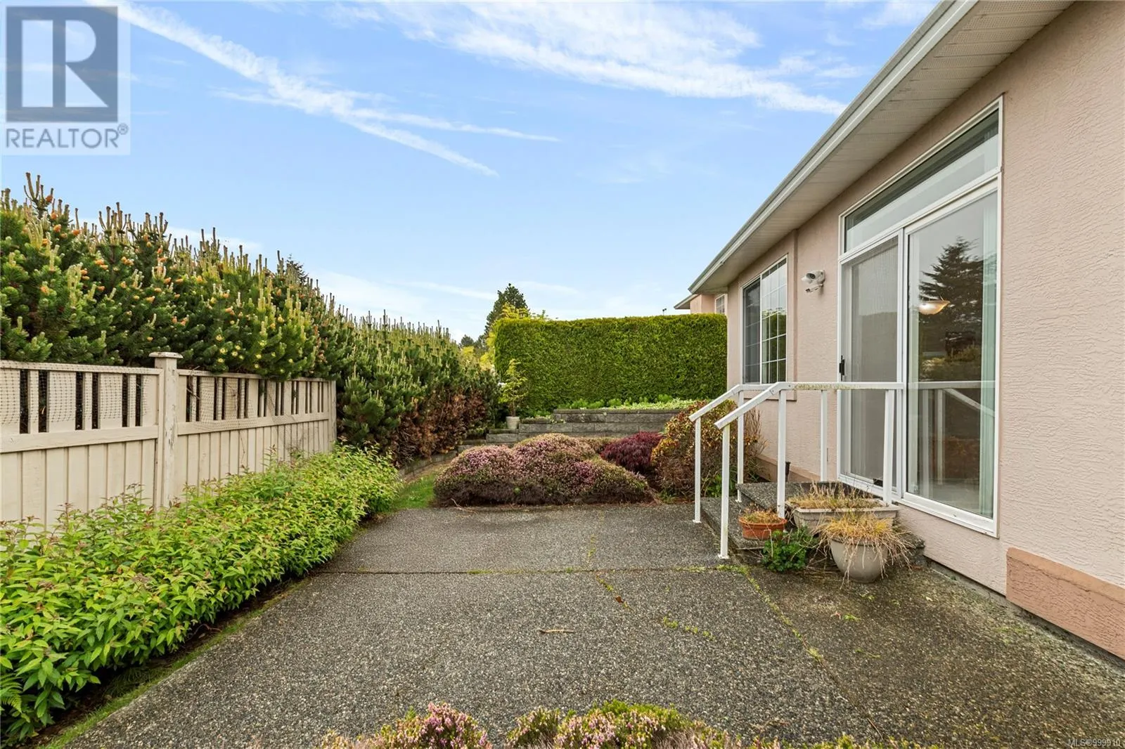 6168 Saturna Ave