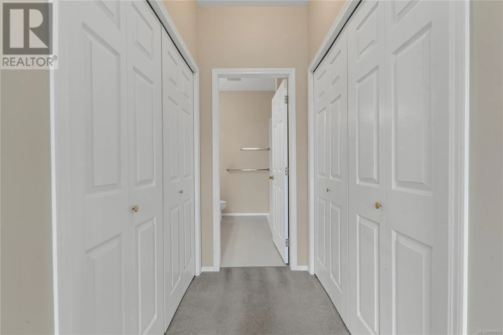 6168 Saturna Ave