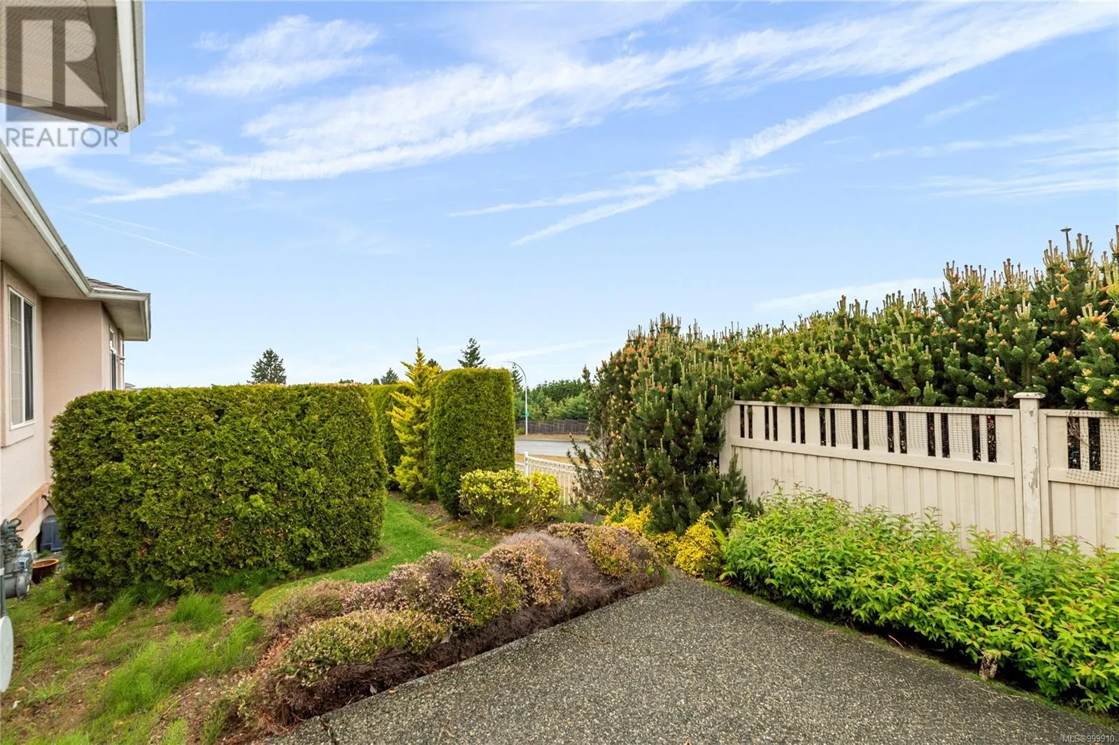 6168 Saturna Ave