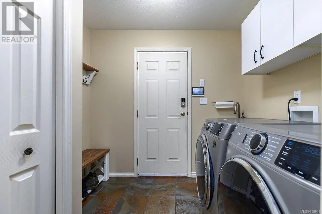 1112 Aery View Way