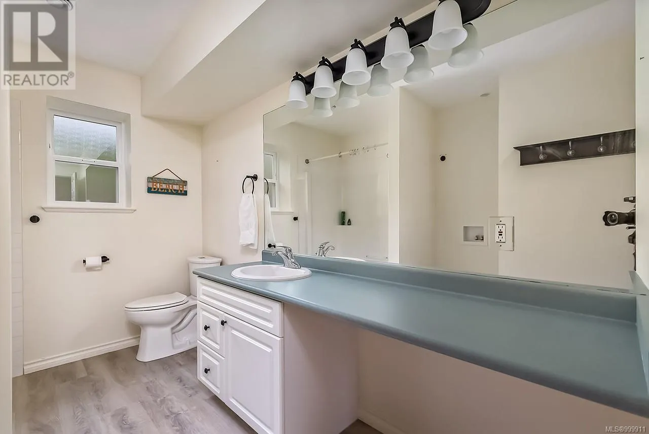 1112 Aery View Way