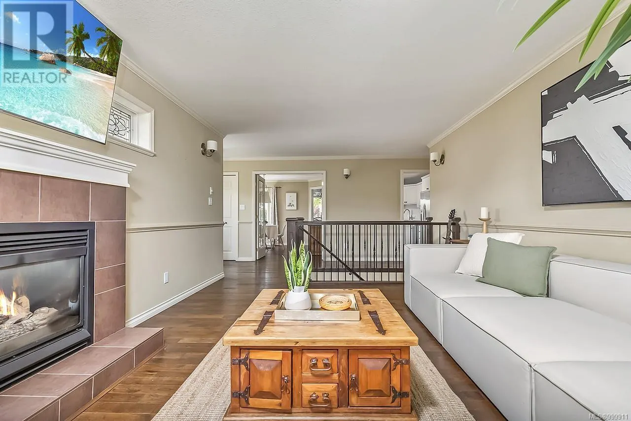 1112 Aery View Way