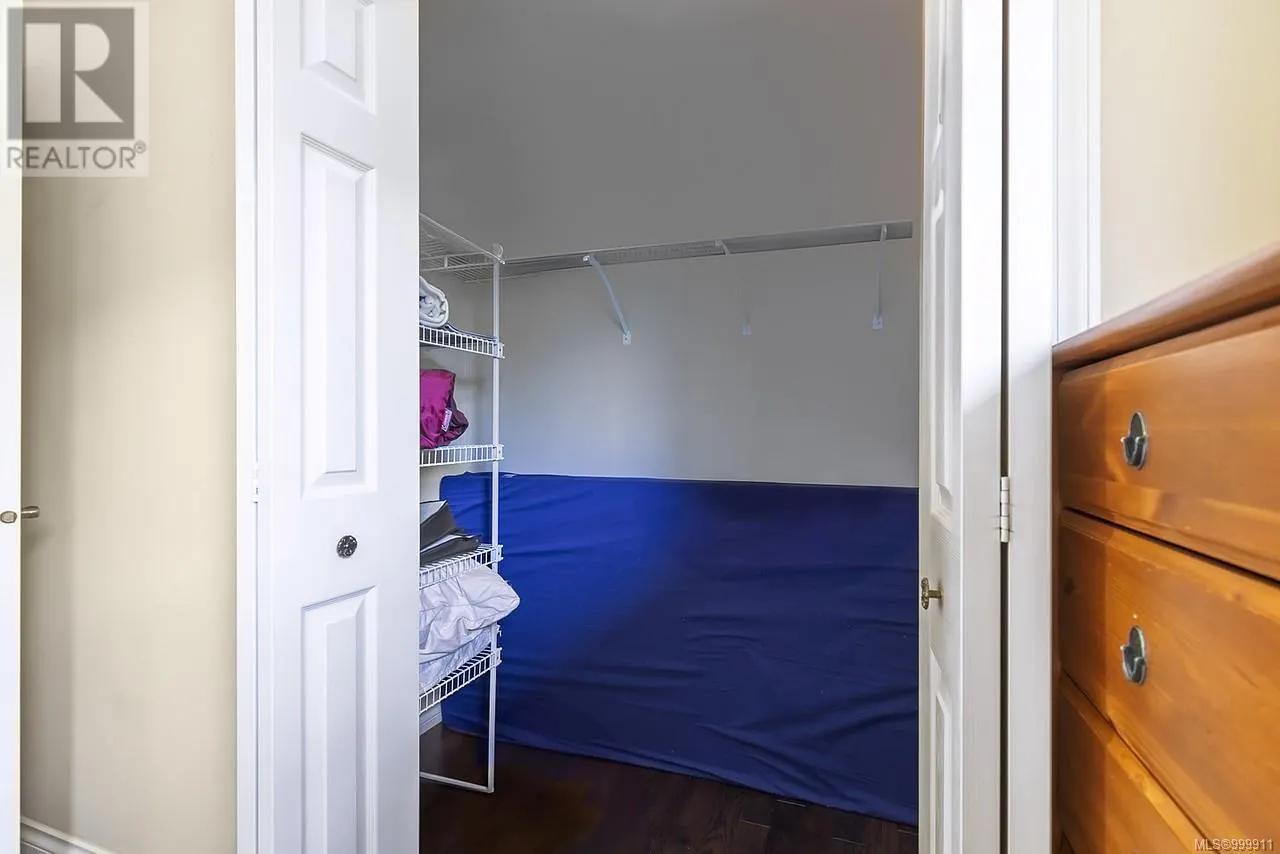 1112 Aery View Way