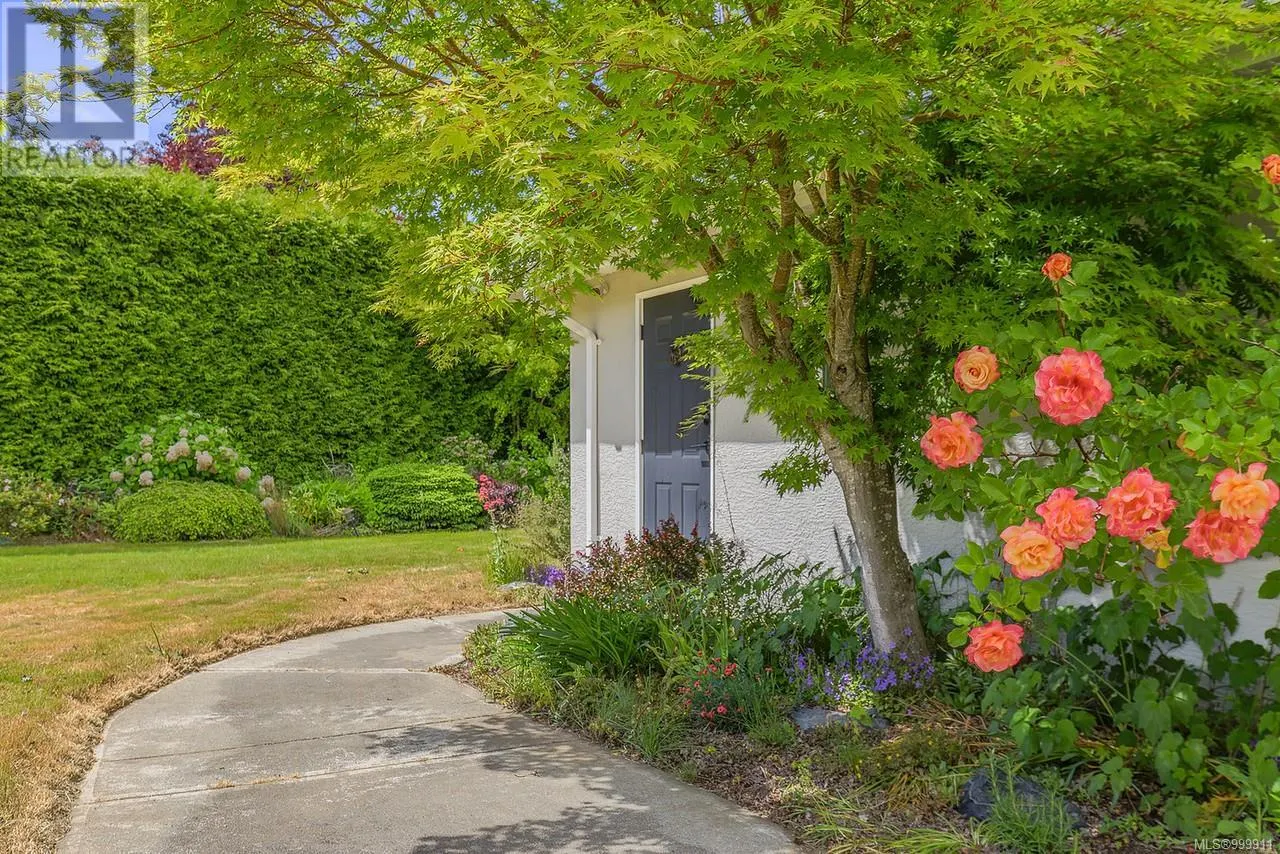1112 Aery View Way