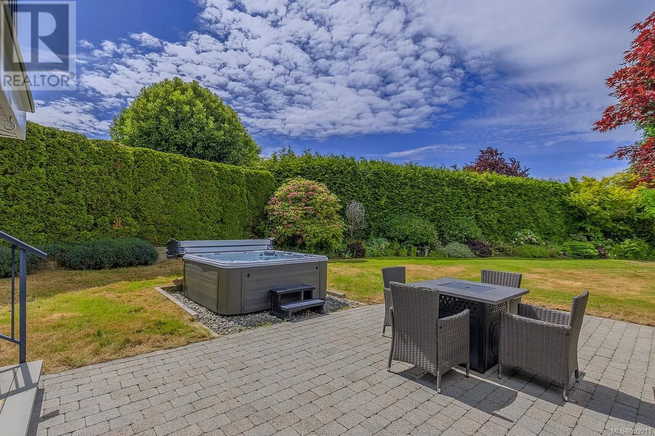 1112 Aery View Way