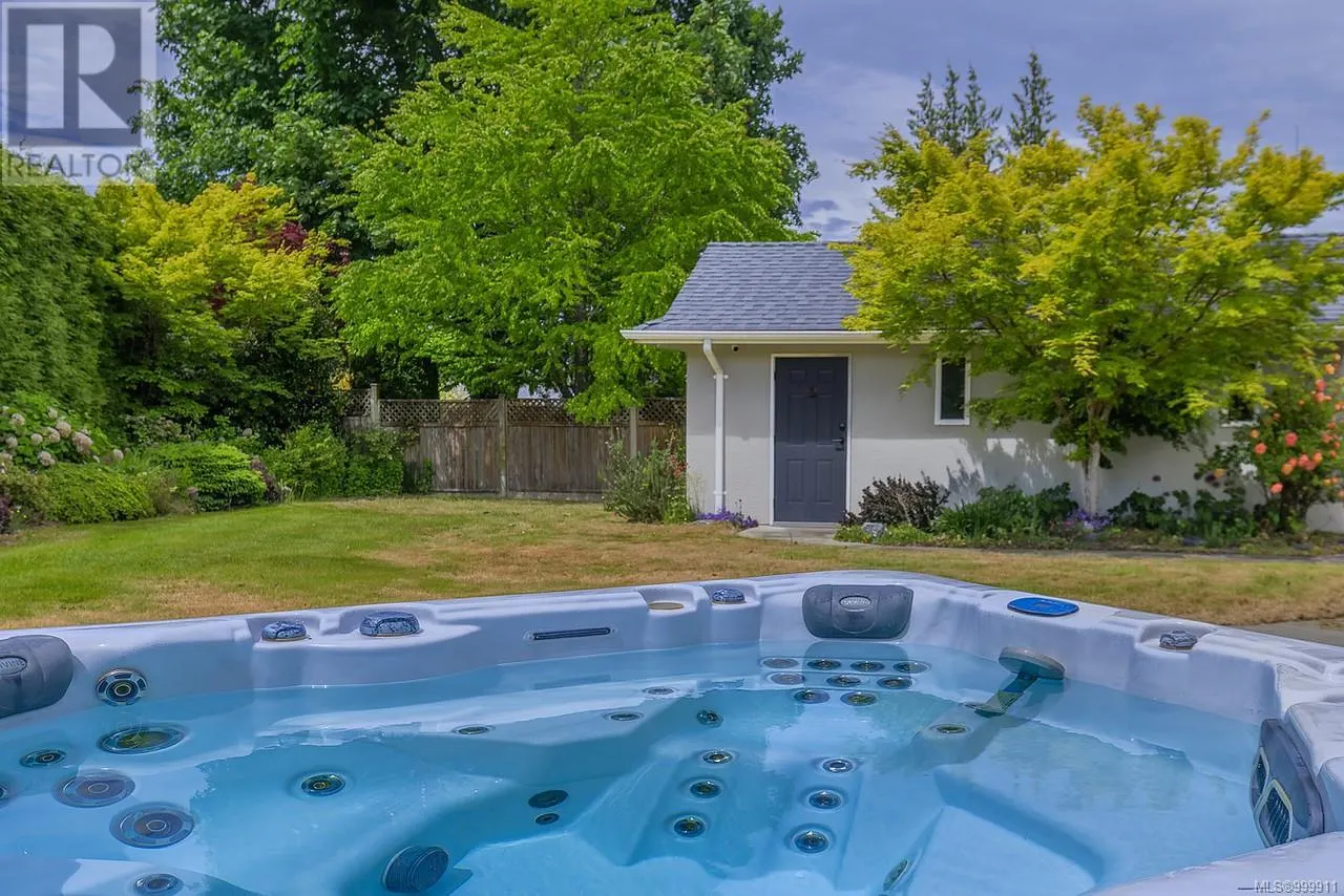 1112 Aery View Way