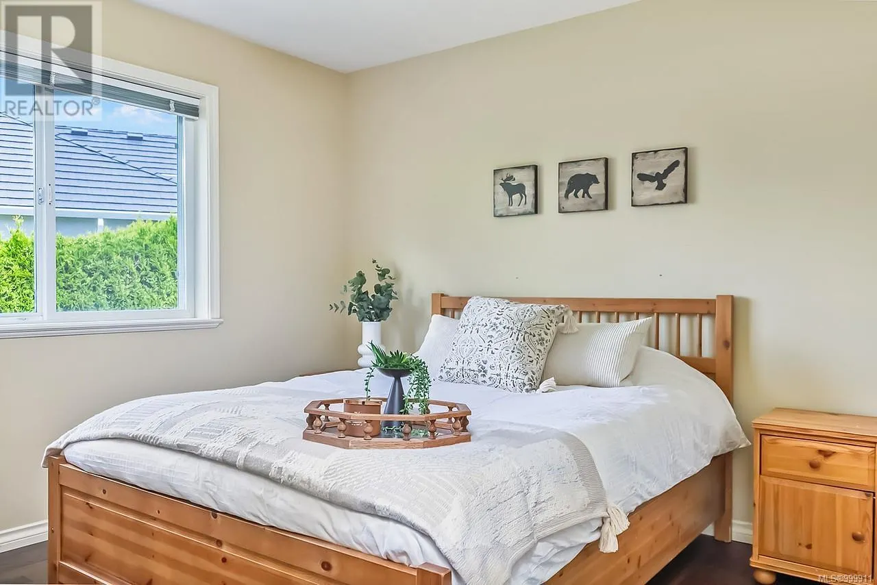 1112 Aery View Way