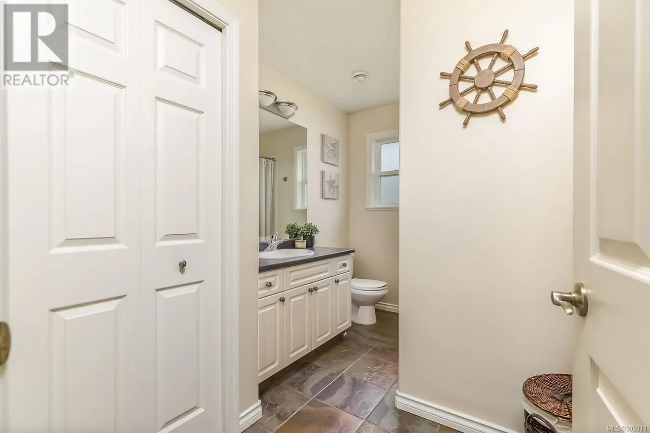 1112 Aery View Way