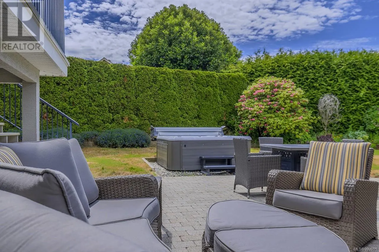1112 Aery View Way