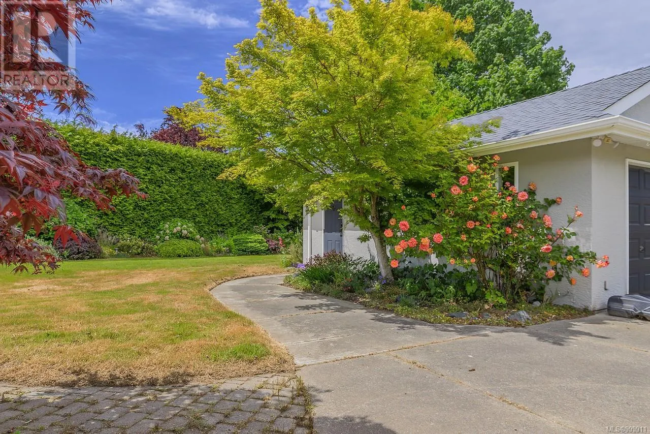1112 Aery View Way
