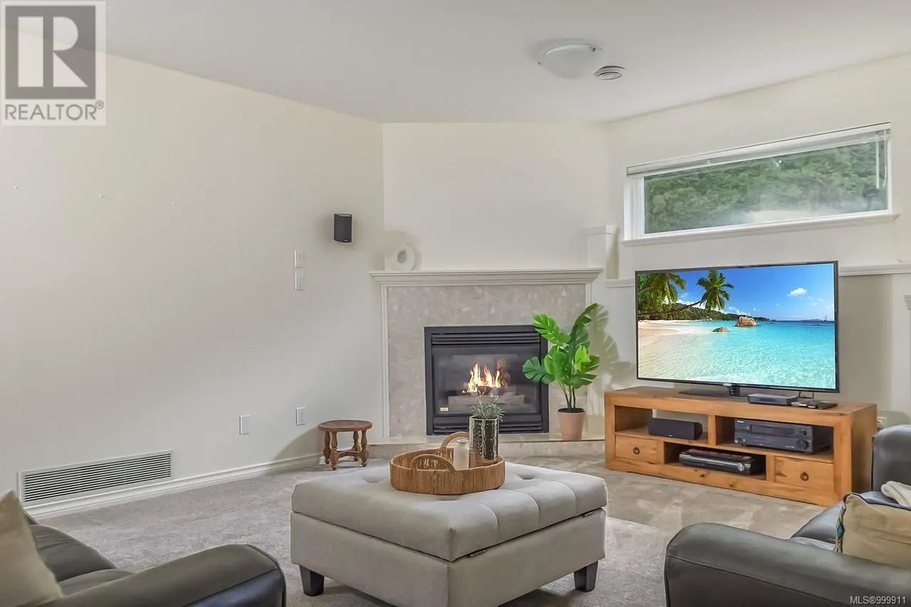1112 Aery View Way