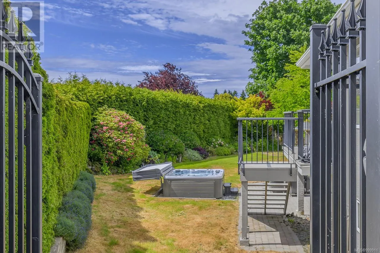 1112 Aery View Way