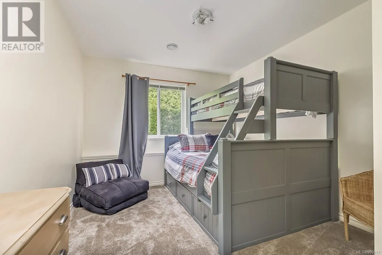 1112 Aery View Way