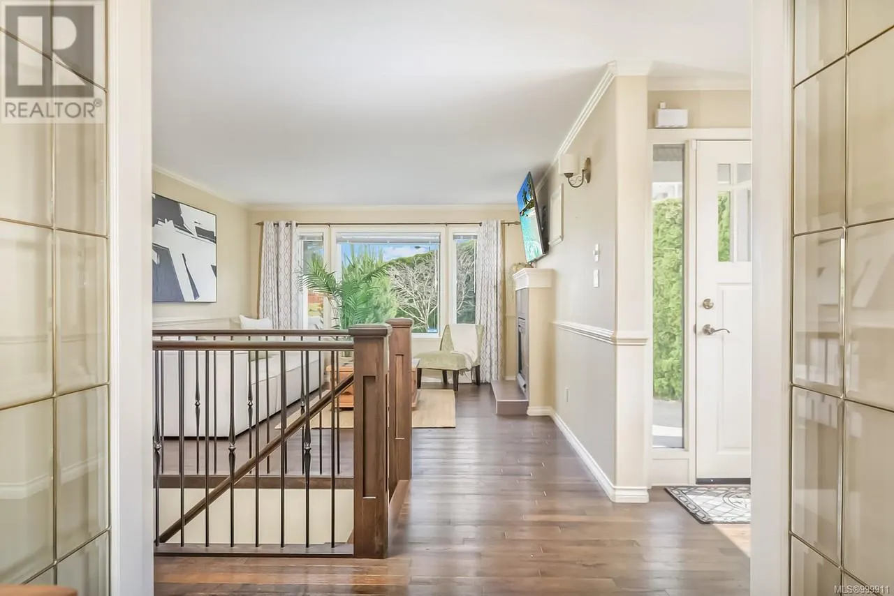1112 Aery View Way