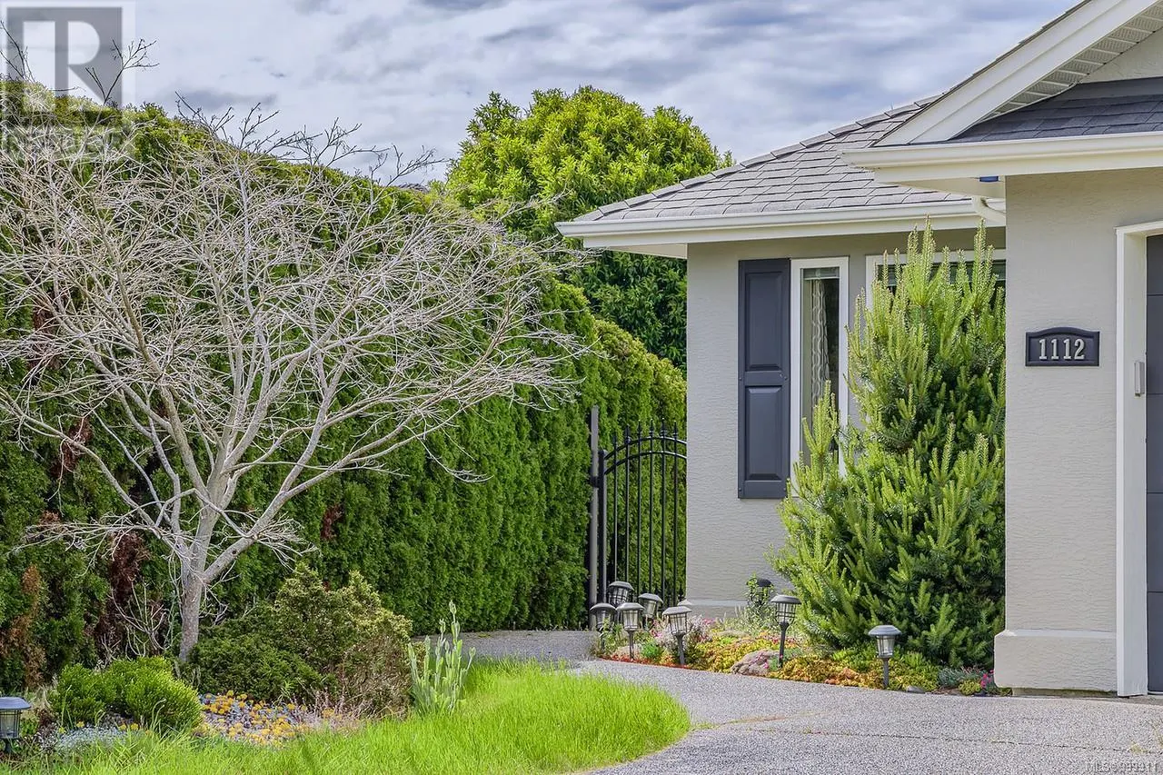 1112 Aery View Way