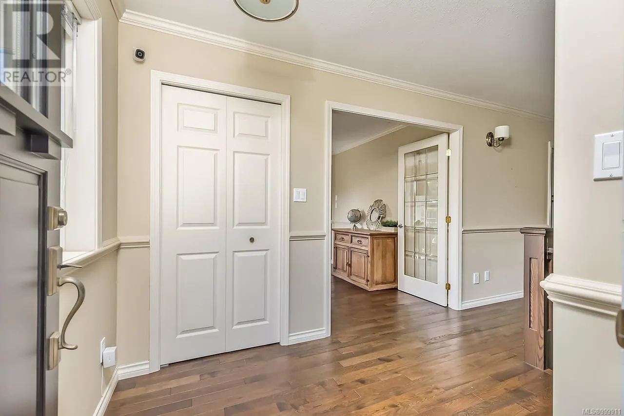 1112 Aery View Way