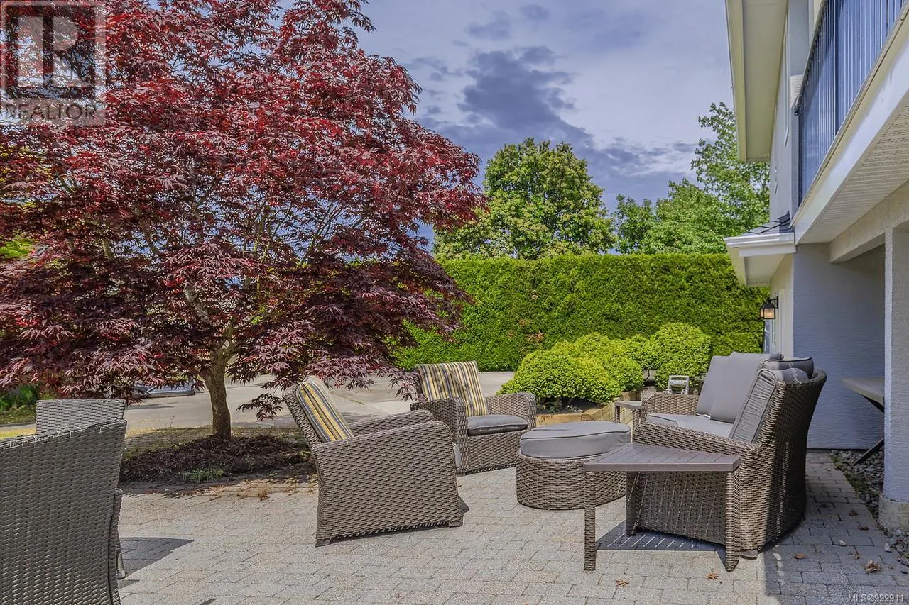 1112 Aery View Way