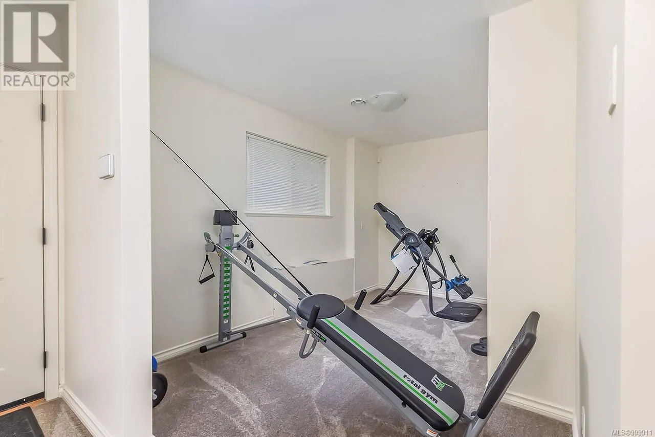 1112 Aery View Way