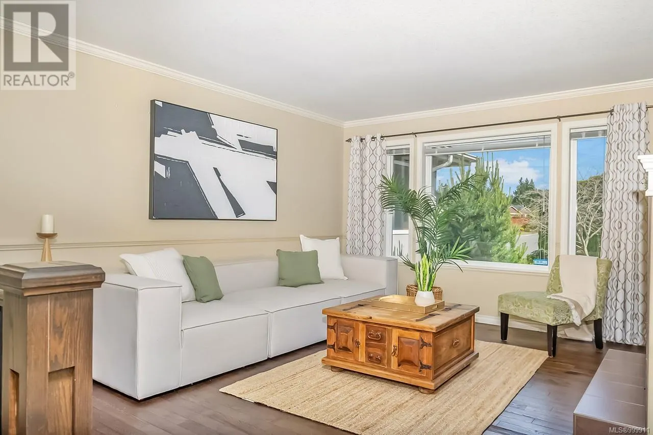1112 Aery View Way