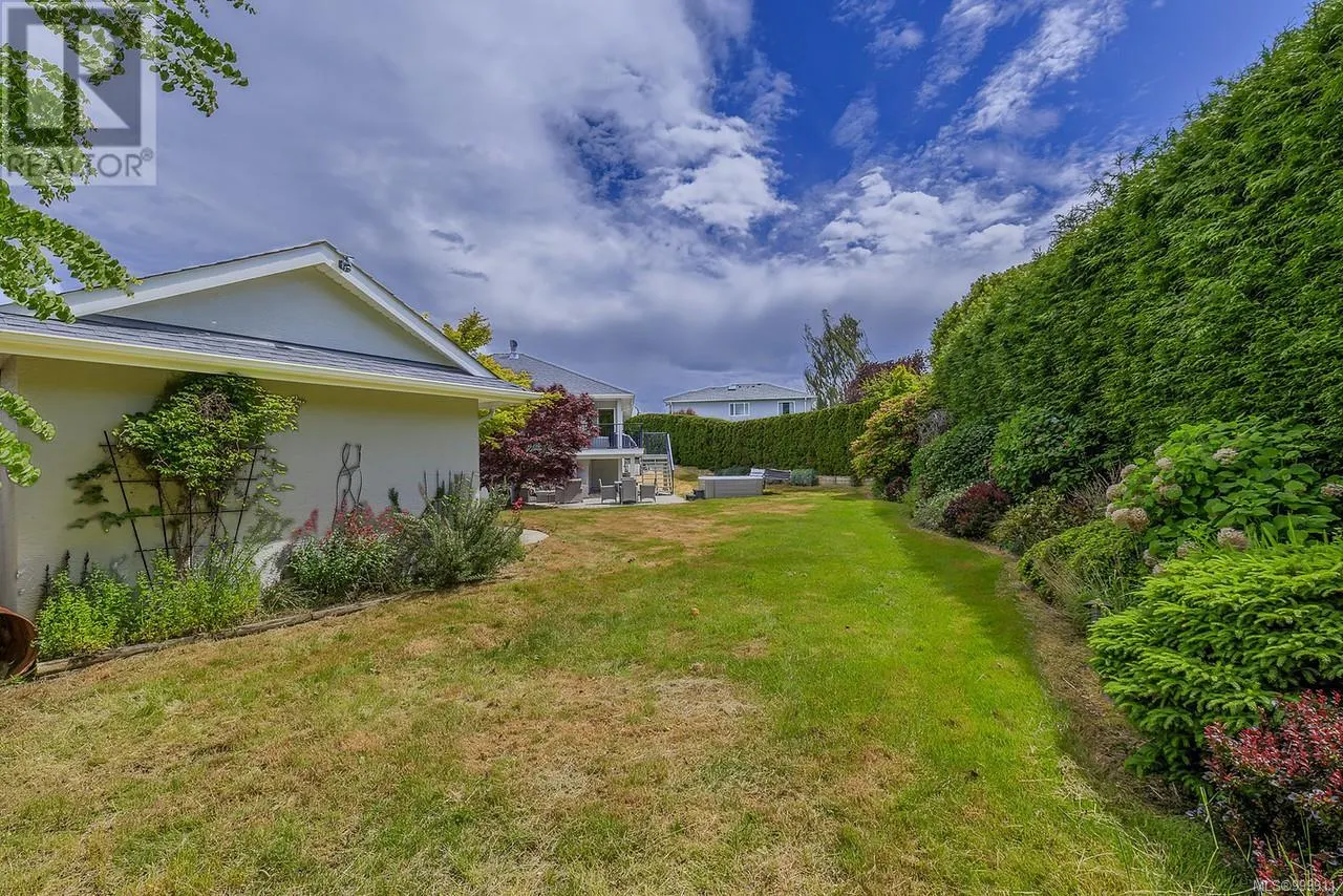 1112 Aery View Way