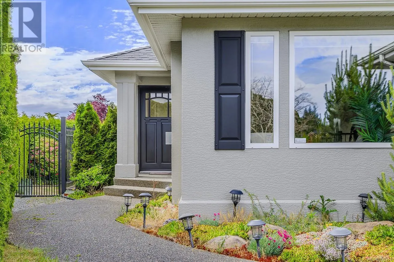 1112 Aery View Way