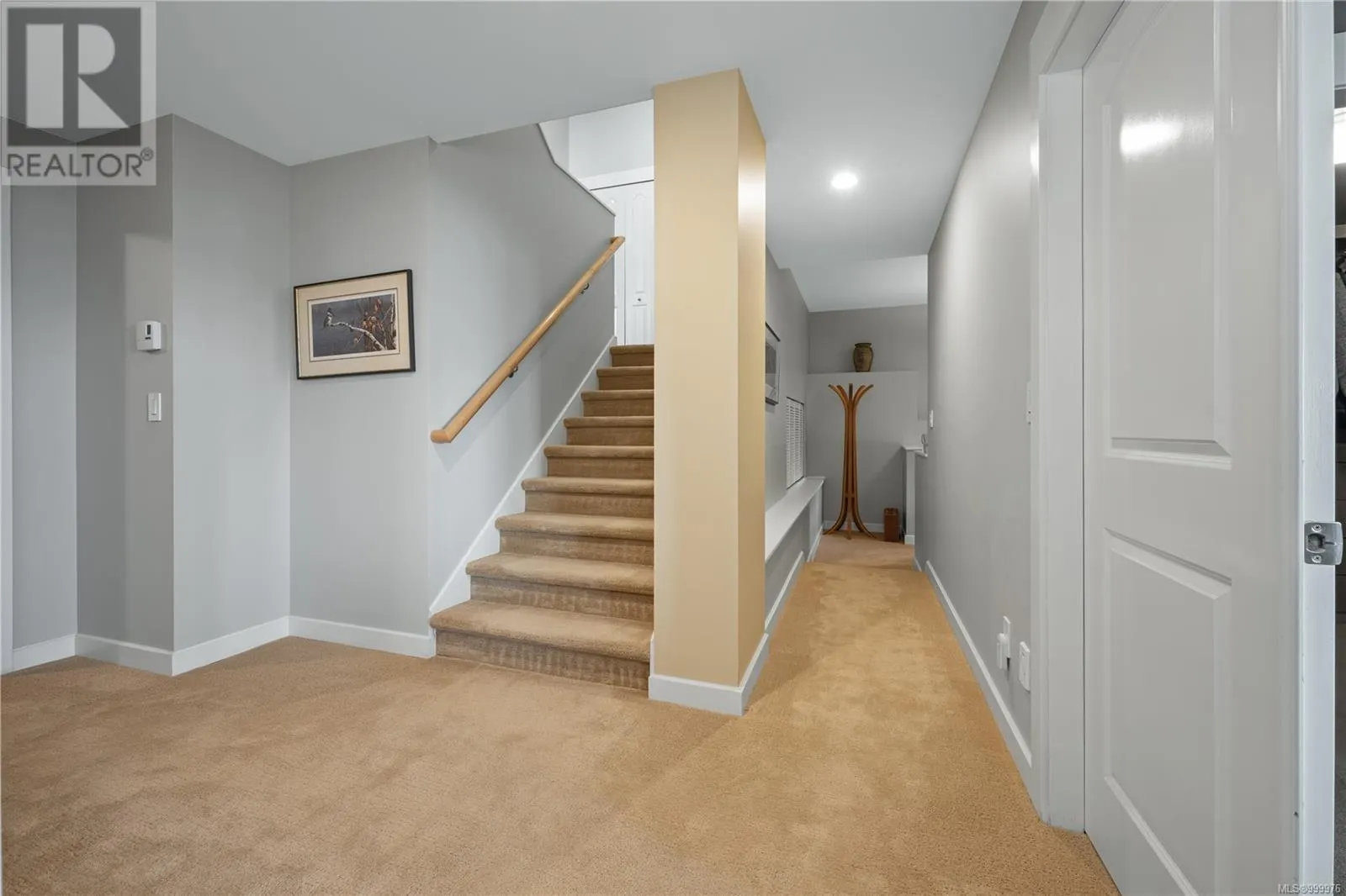 3724 Glen Oaks Dr