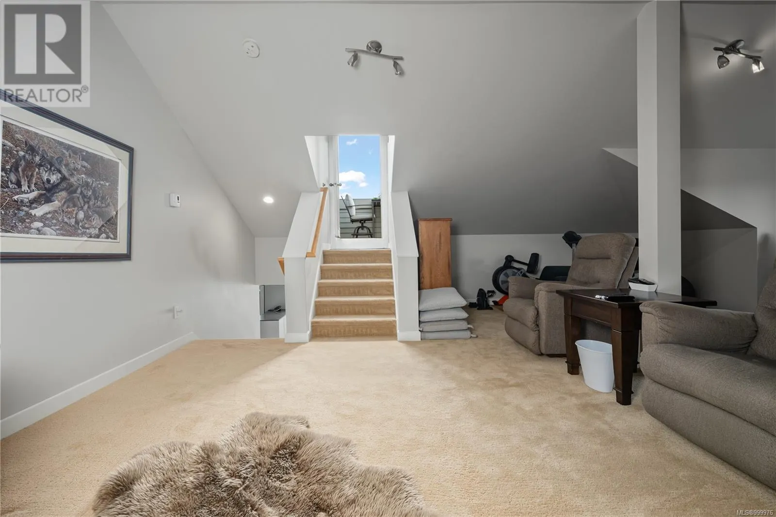 3724 Glen Oaks Dr