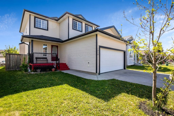 1036 Creek Springs Rise NW, Airdrie